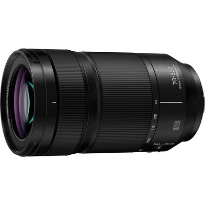  Panasonic Lumix S 70-300mm f/4.5-5.6 Macro O.I.S. lens