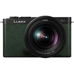  Panasonic Lumix DC-S9 + 20-60mm, dark olive