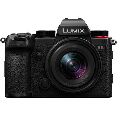  Panasonic Lumix DC-S5D + 18-40mm