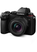  Panasonic Lumix DC-S5D + 18-40mm Hover