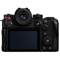  8716640